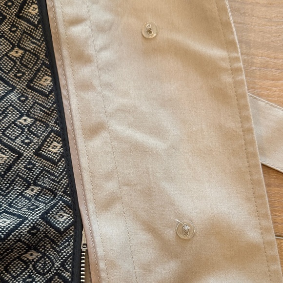 Vintage London Fog Beige Trench Coat Belted Size 8 Reg Classic Raincoat - Picture 10 of 16